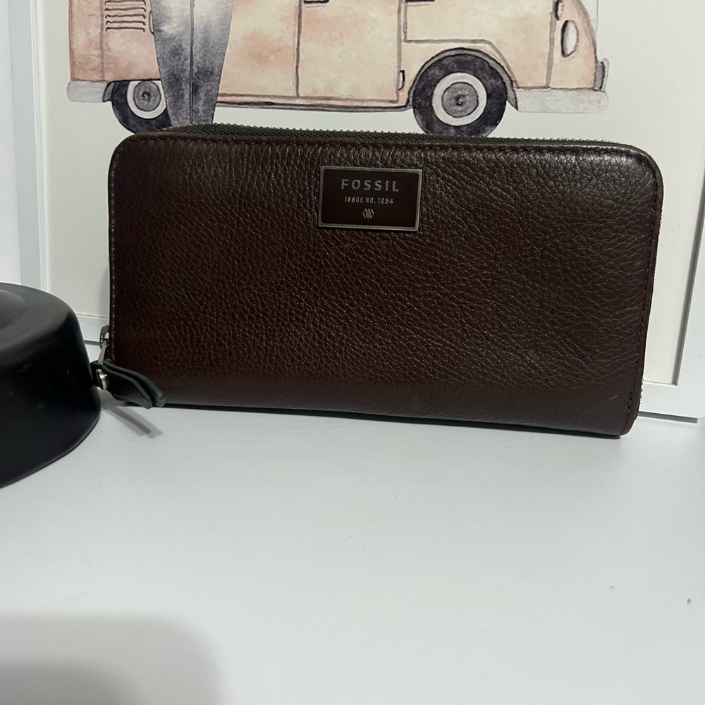 Fossil Dark Brown Leather Wallet - Picture 2 of 12